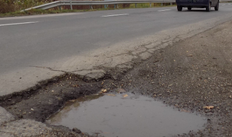 Az 51-es út felújításra váró szakasza